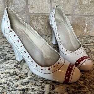 Seychelles Vintage White and Red Heels